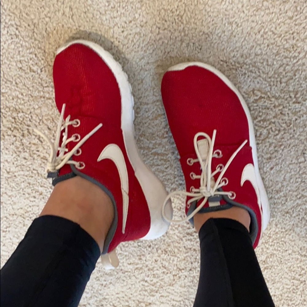 Nike tennis shoes